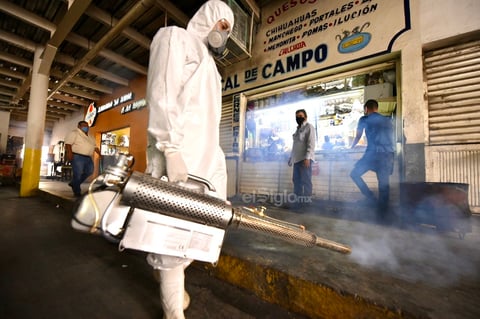 Las autoridades indicaron que la aplicación de los amonios cuaternarios no representa riesgos para la salud, por lo que la ciudadanía puede seguir acudiendo a comprar sus alimentos sin ninguna preocupación mayor.