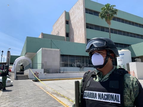 El Hospital Móvil lleva este domingo un avance de más de un 90 por ciento y el reto es terminar ese casi 10 por ciento el mismo día para entregarlo el lunes para que entre en operación.
