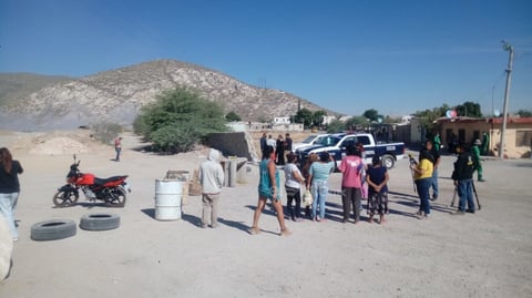 Cabe señalar que un grupo de vecinos de la colonia Las Brisas y Las Luisas se concentraron para manifestarse y exigir que exista un verdadero control de los residuos que son depositados en el cañón.