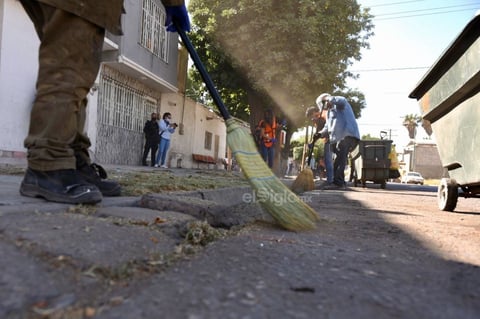 Es un grupo de 11 personas que fueron sorprendidas por elementos de seguridad pública realizando actividades no esenciales en las calles, por lo que fueron sancionados.