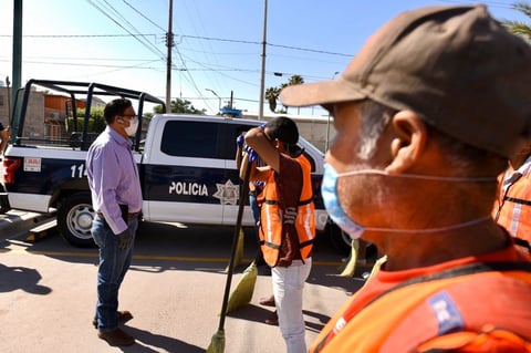 Es un grupo de 11 personas que fueron sorprendidas por elementos de seguridad pública realizando actividades no esenciales en las calles, por lo que fueron sancionados.