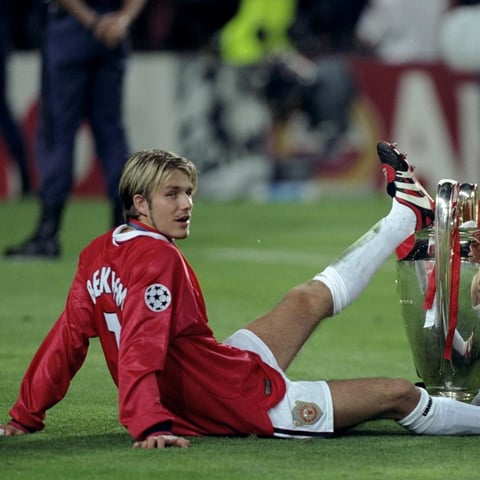 El siguiente paso de Beckham fue una bomba publicitaria más que deportiva a sus casi 32 años de edad. Dejó Europa en 2007, para fichar con el LA Galaxy de la MLS. Pero fue un ir y venir en calidad de préstamo al AC Milán, hasta que en 2013 se marchó al París Saint-Germain, donde fue parte de un título liguero.