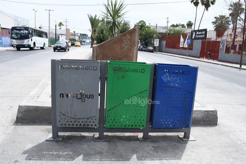 De la basura. Los receptores de desechos de lo que será el Metrobús parece que tienen ya muchos años operando, cuando todavía ni siquiera entra en funcionamiento el denominado proyecto que será un “parteaguas”, según lo declarado por las autoridades al momento de anunciar esa obra.