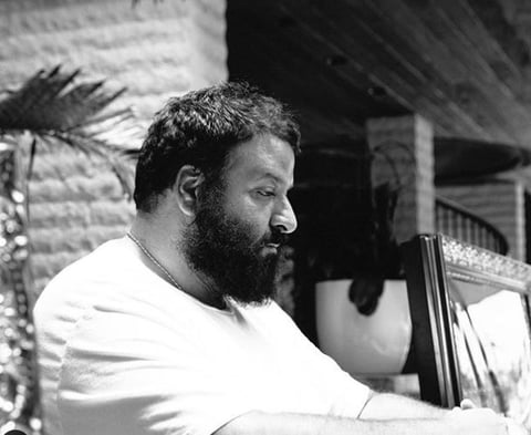 DJ Khaled, quien logró su primer premio latino por producir el éxito mundial Dinero con Jennifer Lopez y Cardi B.
