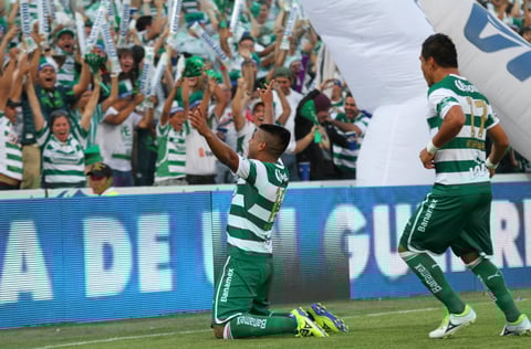 Fueron tres grandes planteles que hicieron vibrar a la afición y que quedarán grabados en la memoria de los fieles seguidores santistas, que celebraron a lo grande los éxitos de su equipo.