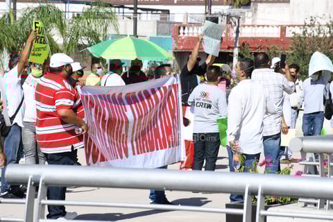 Participaron trabajadores y dueños de empresas del entretenimiento y eventos sociales.