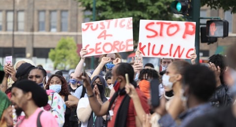 Protestas en Minessota exigen justicia por el asesinato de George Floyd amanos de la policía