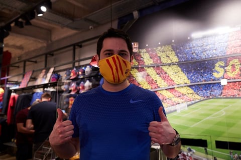 De esta manera la entidad azulgrana se suma a una corriente en auge en la que también está por ejemplo la Real Sociedad, donde ha habido lista de espera para poder hacerse con algún ejemplar, o el Huesca entre otros.