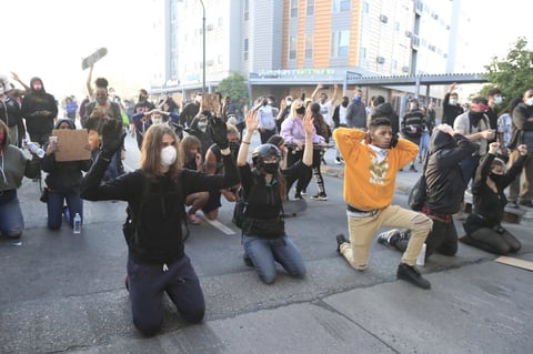 Se extienden protestas en EUA tras asesinato de George Floyd