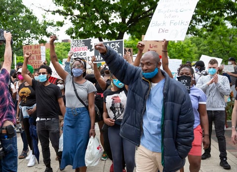 Se extienden protestas en EUA tras asesinato de George Floyd