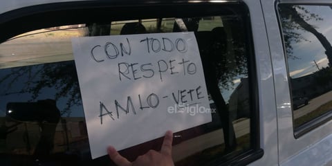 Caravana vehicular exige la renuncia del presidente Andrés Manuel López Obrador