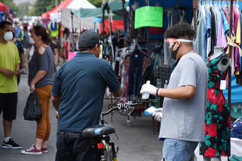 El tianguis en FOVISSSTE La Rosita volvió a instalarse.