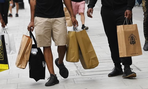 La reapertura se dio para tiendas de ropa, juguetes y otros artículos no esenciales.