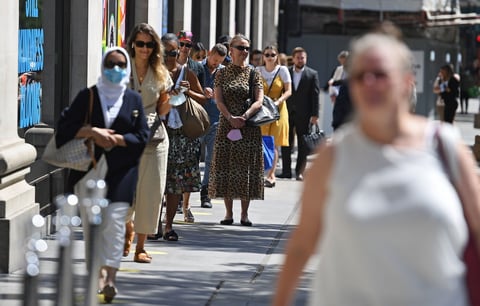 Diversas personas se mostraron emocionadas por la salida gradual del confinamiento.