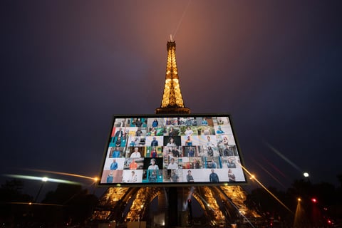 Solamente un número limitado de personas podrán ingresar cuando la Torre Eiffel abra de nuevo el 25 de junio. Los elevadores no estarán en servicio y solamente los dos primeros pisos estarán accesibles para el público.