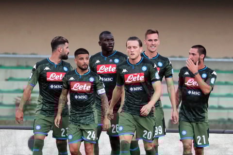 Napoli gana en la Serie A con gol del 'Chucky' Lozano