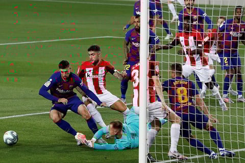 'Debemos tratar de no preocuparnos demasiado de lo que hace el rival', comentó el técnico Quique Setién. 'Llevamos cinco partidos seguidos con la portería a cero, lo cual tiene bastante mérito. Hemos sacado adelante todos los partidos, menos uno... Hay cosas que mejorar pero el camino es bueno'.