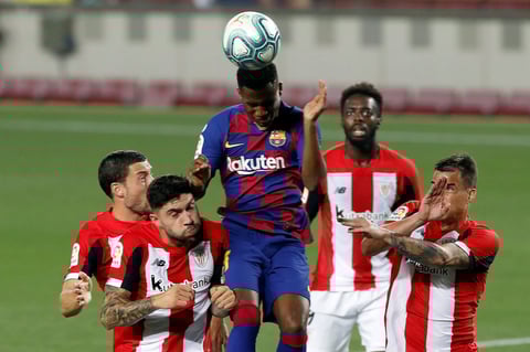 El zaguero Yeray Álvarez mandó apenas arriba un remate de cabeza a los 21. Dos minutos después, el esférico llegó al corazón del área, donde Iñaki Williams se disponía a fusilar al arquero alemán Marc-André Ter Stegen, cuando Sergio Busquets desvió el balón con una providencial barrida para evitar el impacto del ariete visitante.