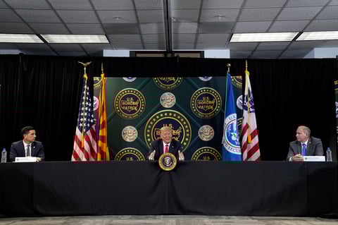 El pasado jueves, el Tribunal Supremo de EUA mantuvo en pie el programa de Acción Diferida Para los Llegados en la Infancia (DACA), creado en 2012 y que protege de la deportación a casi 650,000 'soñadores', pero Trump ha prometido que empezará de nuevo el proceso para acabar con esa medida.