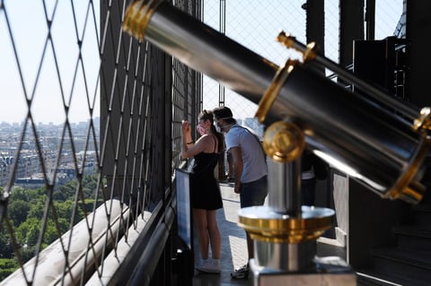 Torre Eiffel abre después de 104 días 