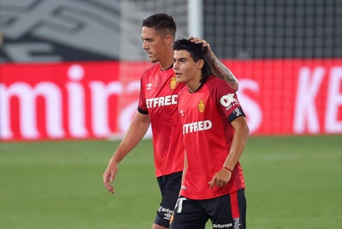 Con el mote del “Nuevo Messi” o el “Messi mexicano”, Romero estaba por hacer su debut profesional — con 15 años y 219 días — y romper un récord que estuvo vigente durante 80 años.