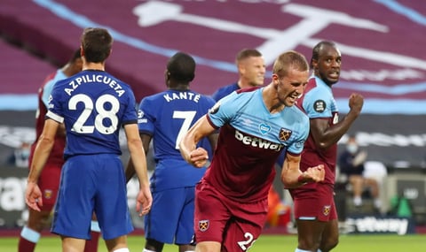 Leicester City y Chelsea pierden y complican su pase a Champions League en Inglaterra