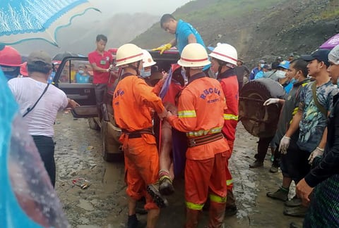 Las víctimas estaban extrayendo el codiciado jade de las laderas excavadas en el vasto complejo minero de Hpakant, una remota localidad situada en el estado Kachin.