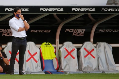 Antes de iniciar la segunda mitad, el entrenador del Mazatlán, Francisco Palencia, ordenó 11 cambios, mientras que el técnico de los Tigres, el brasileño Ricardo Ferretti mandó a la cancha al ecuatoriano Jordan Sierra por el brasileño Rafael Carioca y el colombiano Julián Quiñones sustituyó a Vargas.