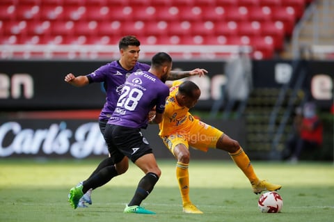 El Mazatlán volvió a generar ataque en el 72 con un centro en banda derecha de Mario Osuna que finalizó con un cabezazo al poste cortesía del venezolano Fernando Aristeguieta.