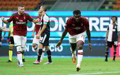 Un penalti otorgado por el VAR por un toque con una mano de Leonado Bonucci fue transformado en el 62 por el sueco Zlatan Ibrahimovic. En los cuatro minutos siguientes, el marfileño Franck Kessié anotó el 2-2 y, nada más poner el Juventus el balón en juego, el portugués Rafael Leao firmó el 3-2.