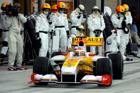 El piloto español Fernando Alonso ofreció este miércoles su primera rueda de prensa después de la confirmación de su regreso a la Fórmula Uno de la mano de Renault.