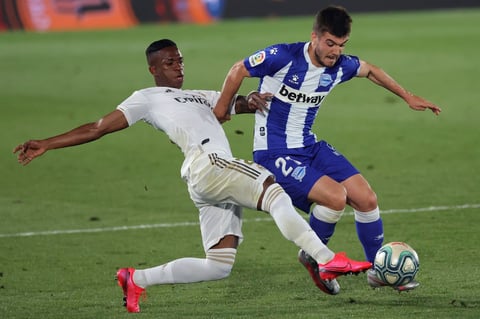 Real Madrid gana y se acerca al campeonato en La Liga