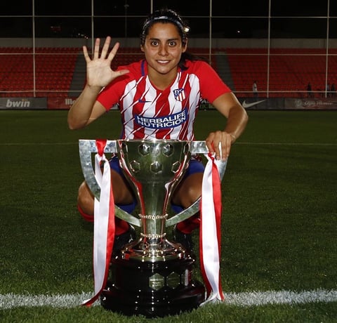 La defensa llega con una amplia trayectoria en el futbol europeo 