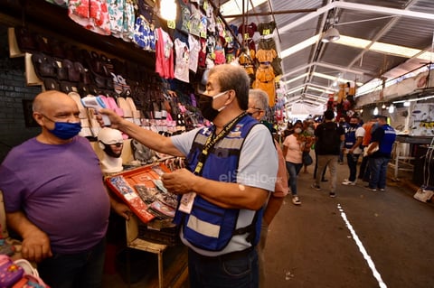 Piden evitar salir a 'pasear' en comercios que han reabierto en Torreón
