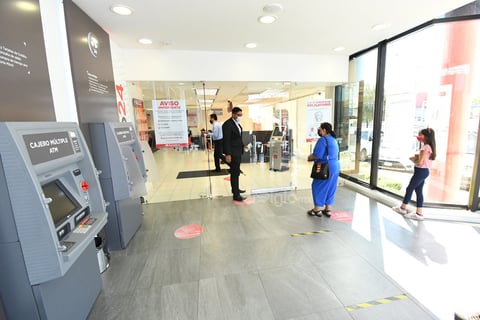 Limitación. Debe acudir una sola persona por familia, usando su cubrebocas adecuadamente y respetando las instrucciones de cada banco.