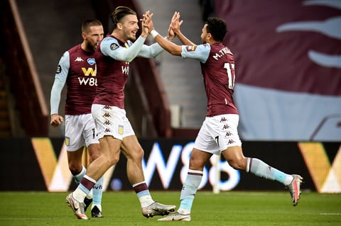 Aston Villa vence al Arsenal y de momento está salvado