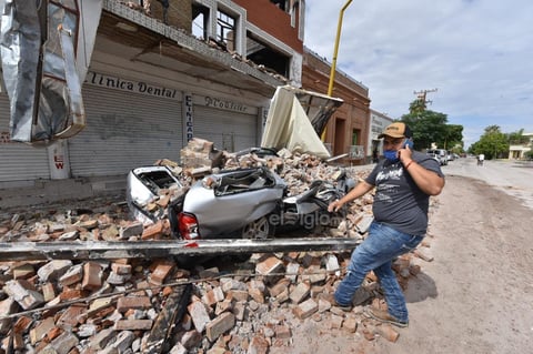 Al momento se encuentran trabajando elementos de Protección Civil del Estado, Protección Civil San Pedro, Bomberos San Pedro, Bomberos Torreón, Conagua, Guardia Nacional, Secretaría de Salud, Policía Civil del Estado y Fiscalía General del Estado.