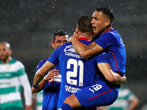Santos debuta con derrota frente a Cruz Azul