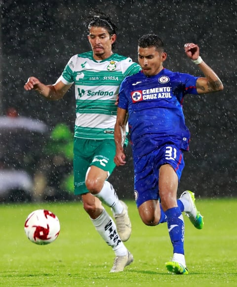 Santos debuta con derrota frente a Cruz Azul