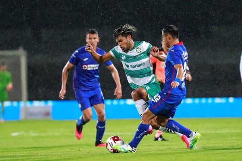 Santos debuta con derrota frente a Cruz Azul