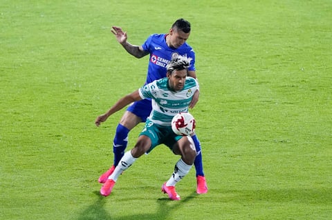 Santos debuta con derrota frente a Cruz Azul