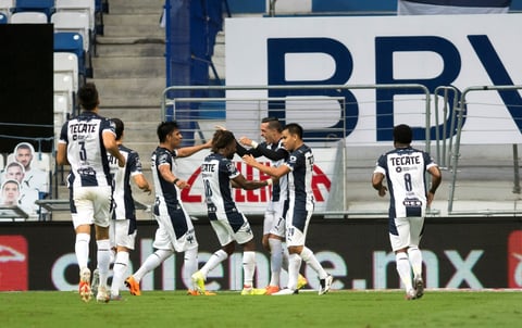 Toluca se metió en el partido apenas a los 24 segundos de comenzar el segundo tiempo con un gol de Alan Medina, quien tocó a puerta para el 2-1.