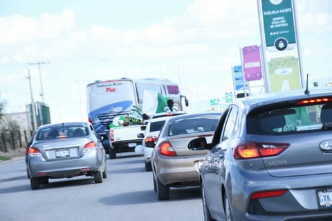 Aficionado realizan caravana vehicular para apoyar a Santos Laguna


 Guerreros, Afición