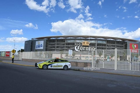 Aficionado realizan caravana vehicular para apoyar a Santos Laguna


 Guerreros, Afición