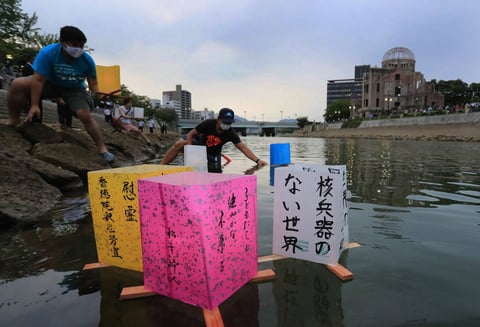 Aunque cada vez hay menos testigos de lo sucedido, muchas naciones han reforzado o mantenido sus arsenales y Japón se niega a firmar un tratado de prohibición de armas nucleares.