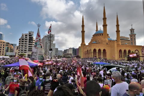 Según el organismo, 102 personas fueron tratadas en el mismo lugar de los disturbios en diversos puntos del centro de Beirut, mientras que otras 28 tuvieron que ser trasladadas a centros hospitalarios.