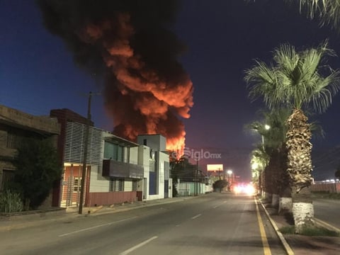 Incendio en parque industrial 