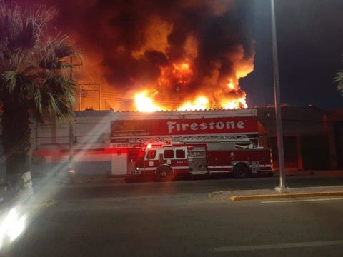 Incendio en parque industrial 