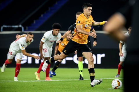 Raúl Jiménez y los Wolves son eliminados de la Europa League por el Sevilla