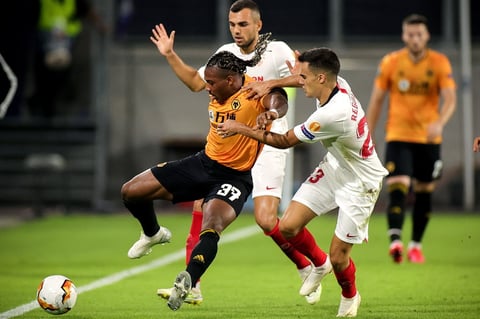 Raúl Jiménez y los Wolves son eliminados de la Europa League por el Sevilla
